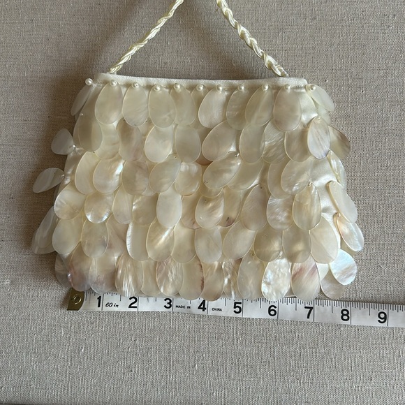 Elegant Mother of Pearl purse bag hand beaded - Picture 3 of 13